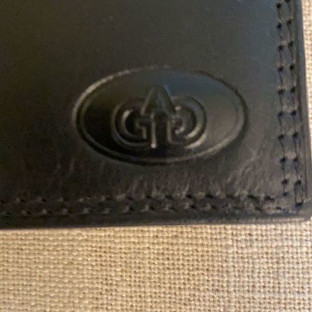 Wallet New In Box - Picture 2 of 7